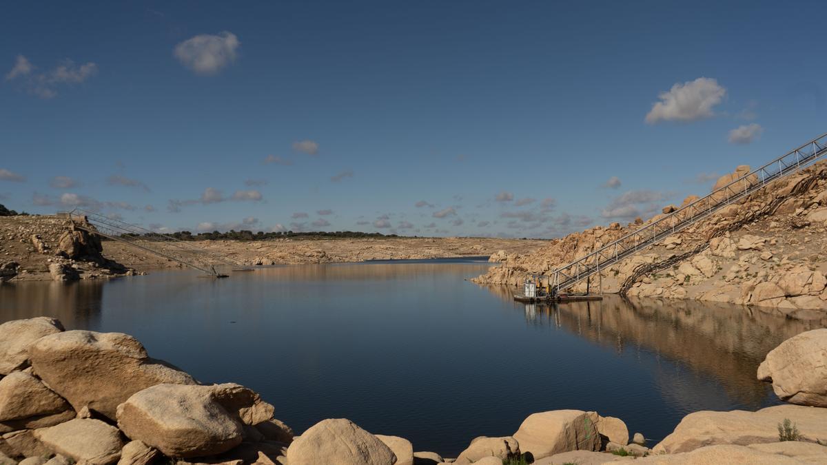 Tomas de agua del embalse de Almendra para las provincias de Zamora y Salamanca