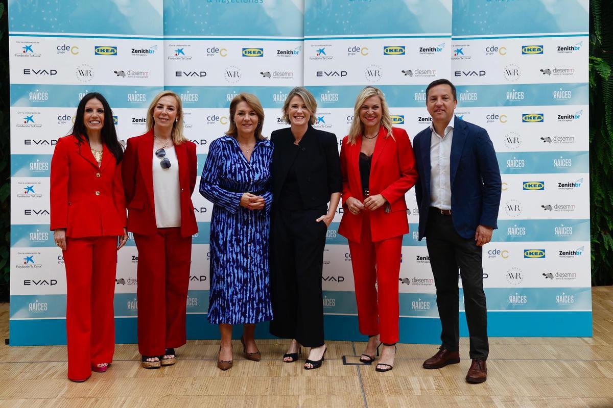 Un momento de la presentación de la jornada de EVAP, con la vicepresidenta Susana Camarero (tercero por la izquierda).