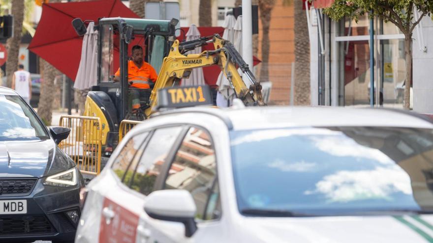 Los taxistas de la Marina Alta se reorganizan ante la temporada de verano en Alicante