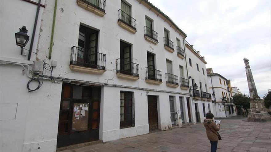 Primeros pasos para el apartahotel previsto en la plaza del Potro