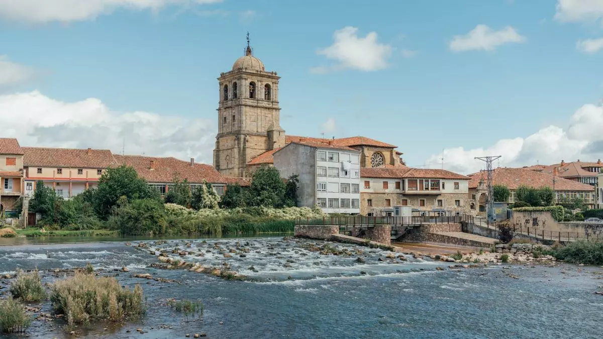 El precioso pueblo de España que mezcla los estilos románico, gótico y renacentista: fue el primero que visitó Carlos V en Castilla