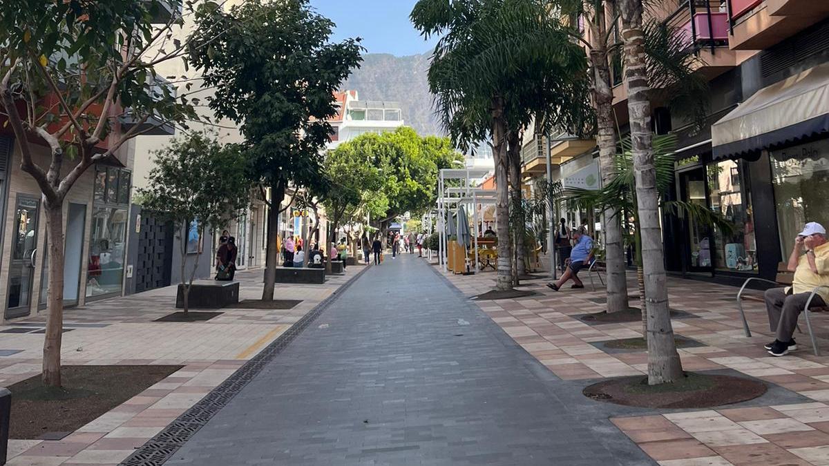 Calle comercial en Santa Cruz de La Palma.