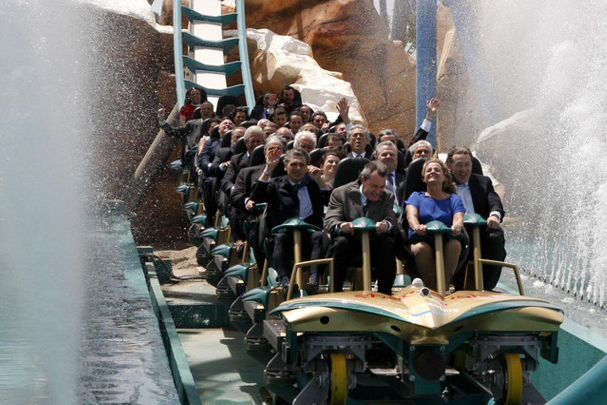 Artur Mas a la muntanya russa Shambhala de Port Aventura. Artur Mas a la muntanya russa Shambhala de Port Aventura.