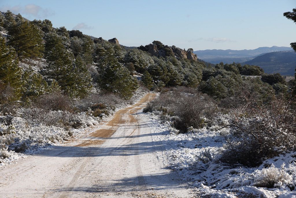 La nieve cumbra el techo de la Región en Cañada de la Cruz, Moratalla