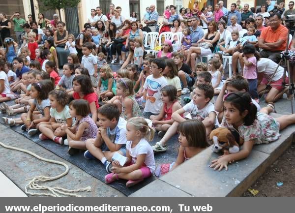 GALERÍA DE FOTOS - ‘Regreso a la ciudad’ saca el espectáculo a las calles de Castellón