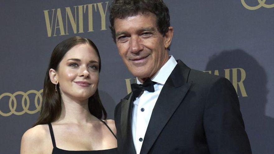 Stella del Carmen y Antonio Banderas, en un photocall.