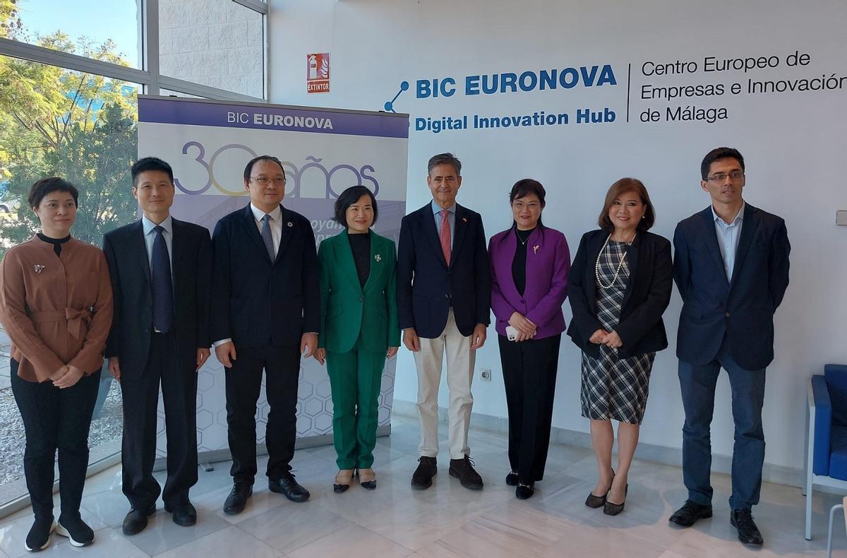 El acuerdo con la Universidad de Shenzhen se ha firmado en la sede del BIC Euronova, en el PTA de Málaga.