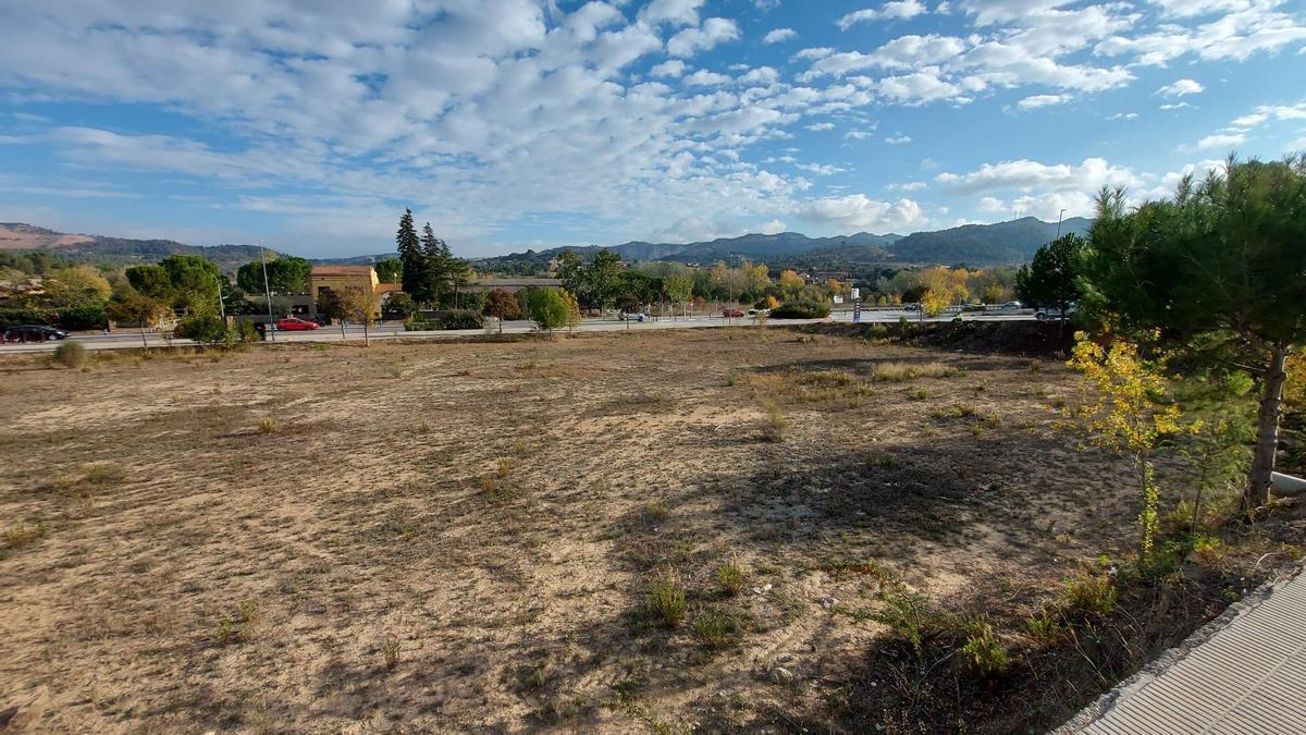 Terreny on es construirà el nou supermercat bonÀrea a Castellgalí