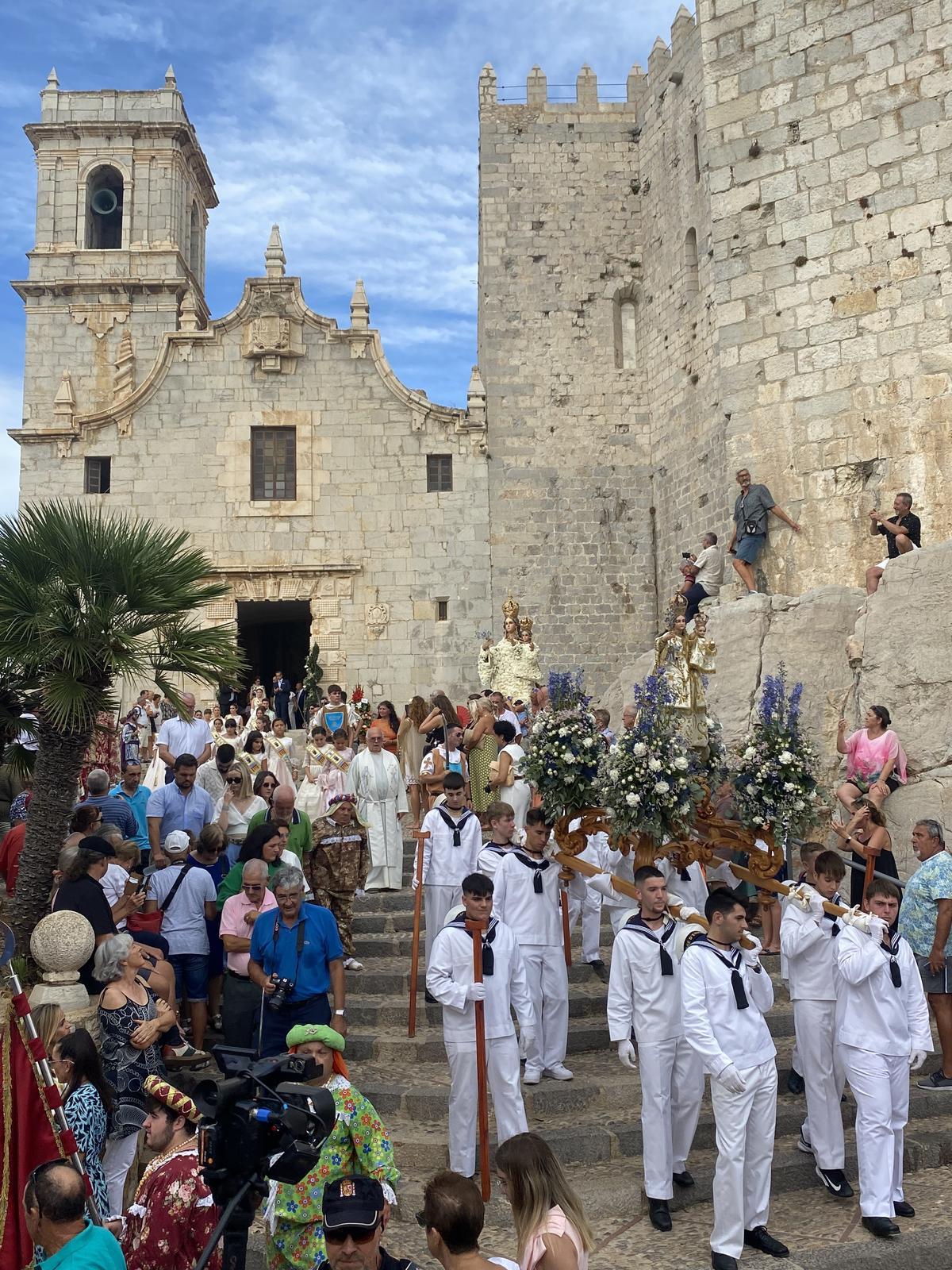La ciudadanía de Peñíscola vive con auténtica pasión sus fiestas patronales debido a la devoción que profesan a su patrona.