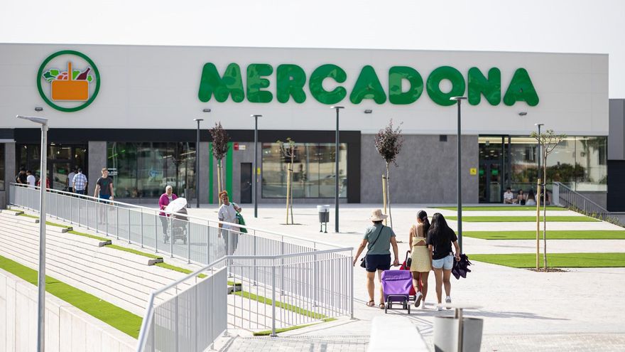 Mercadona abre una nieva tienda en Totana tras una inversión de 6,7 millones de euros