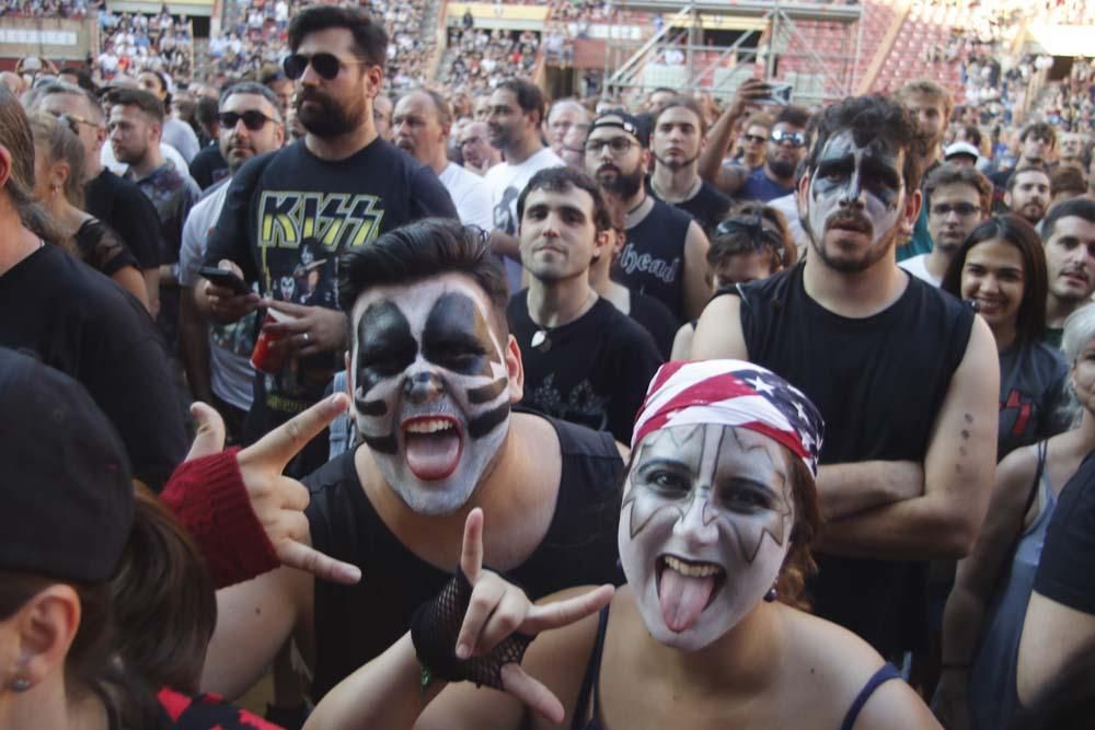 Kiss revienta los Califas