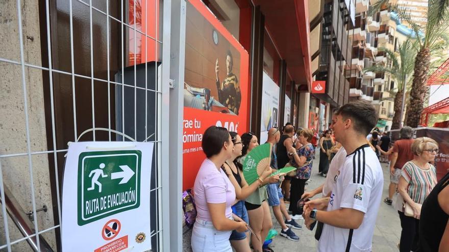 Así ha sido el primer día de aplicación de las nuevas medidas de seguridad en Luceros para la mascletà de Alicante