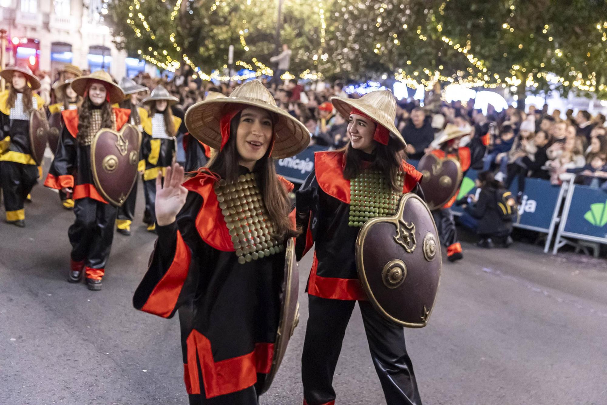 EN IMÁGENES: La cabalgata de los Reyes Magos en Oviedo