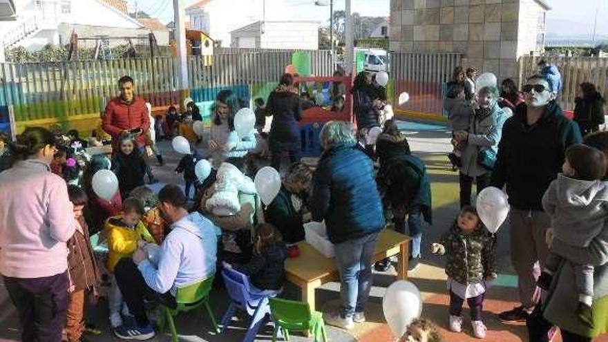 Los pequeños disfrutaron de la jornada dedicada al Día da Paz. // Faro