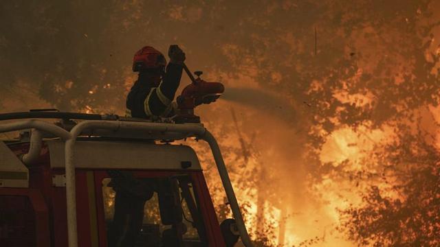 Bombers de la Gironda, en una actuació a Lèja e lo Horet