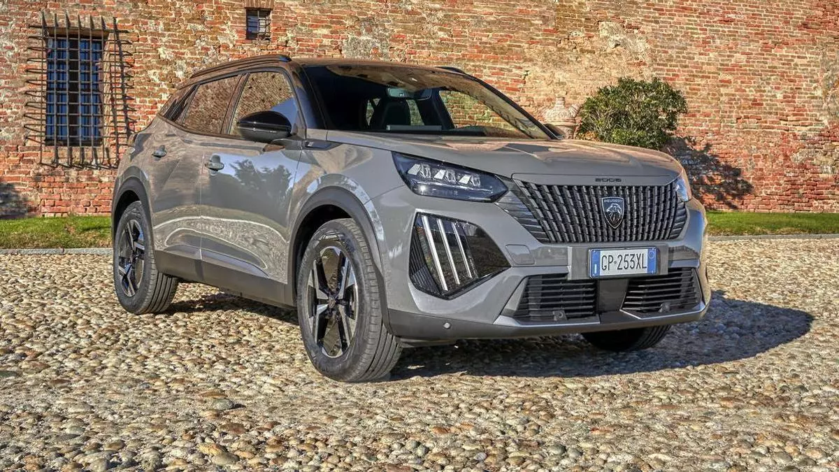 Fabricado en la planta de producción de Stellantis Vigo, el Peugeot 2008 es un superventas en el segmento de los B-SUV