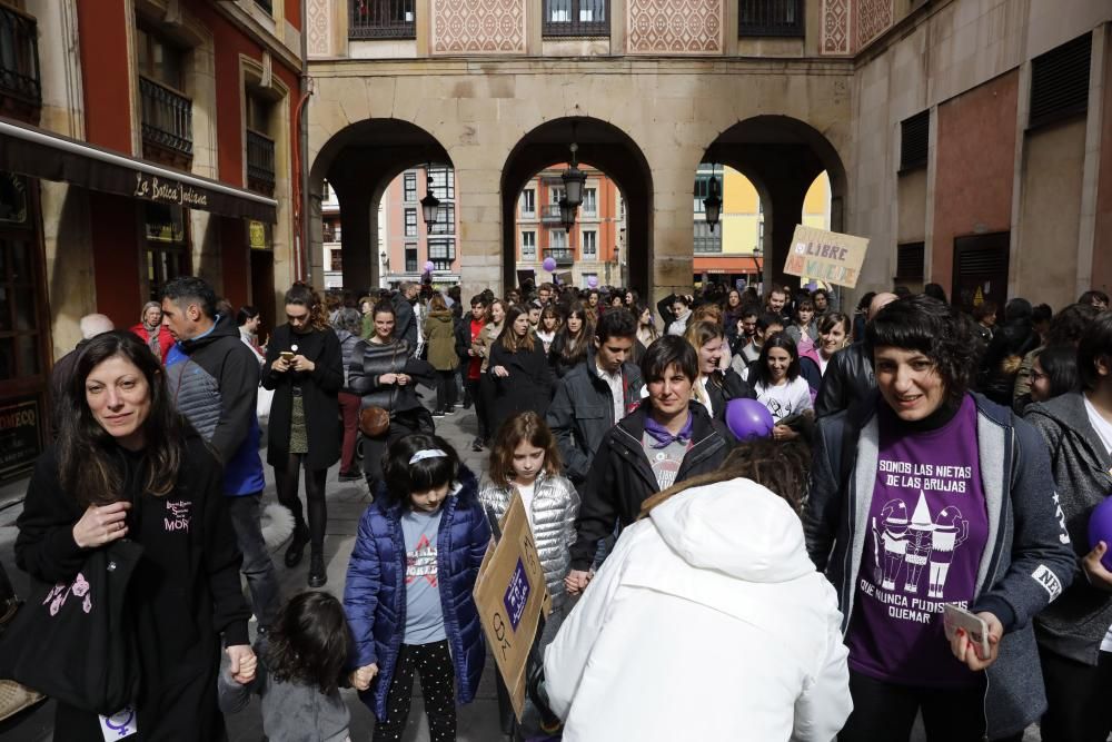 8-M en Asturias: Concentración feminista en la plaza mayor de Gijón