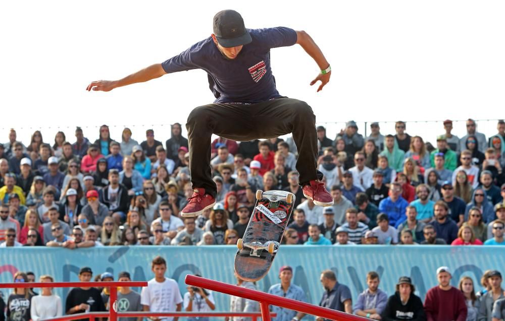 El festival de deporte urbano vuelve a dejar boquiabierta a los vigueses y a los turistas con un recital de piruetas, velocidad y adrenalina.