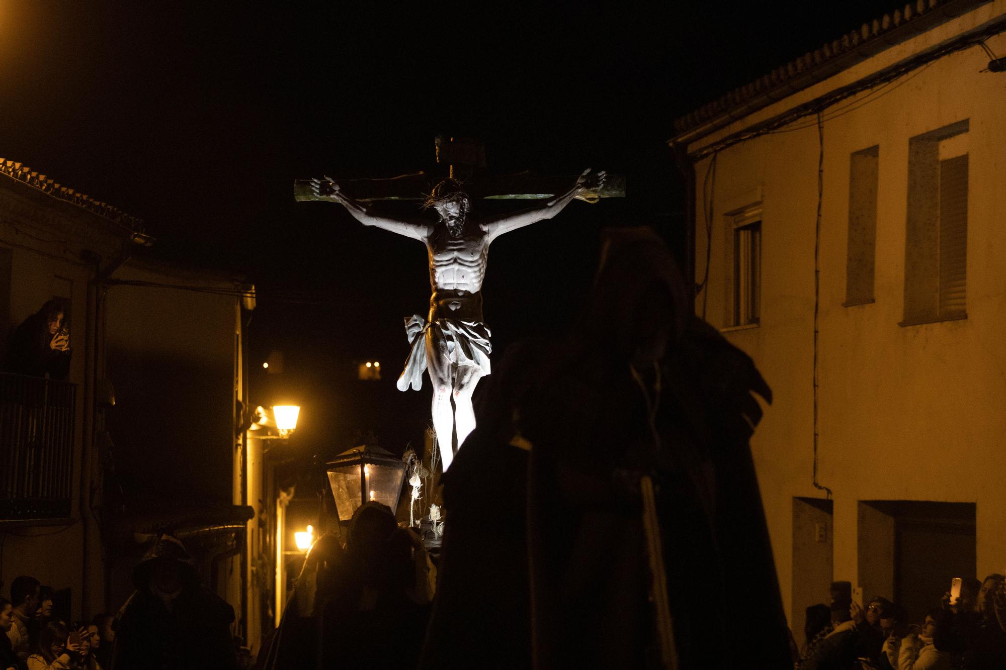 GALERIA | La procesión de las Capas Pardas en imágenes