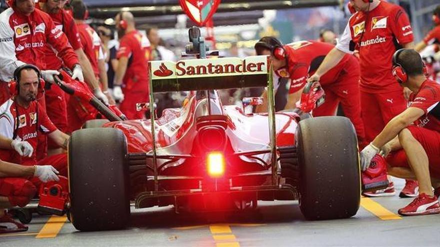 Hamilton y Alonso dominan los primeros ensayos de Singapur