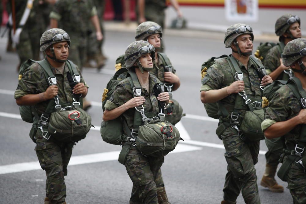 Un grupo de militares paracaidistas en el ...