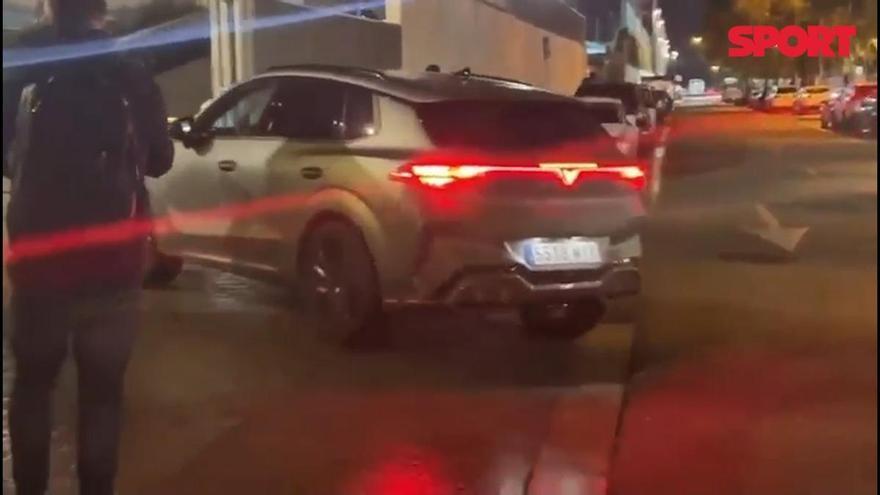 Flick llega a la Ciutat Deportiva para viajar en las próximas a Madrid