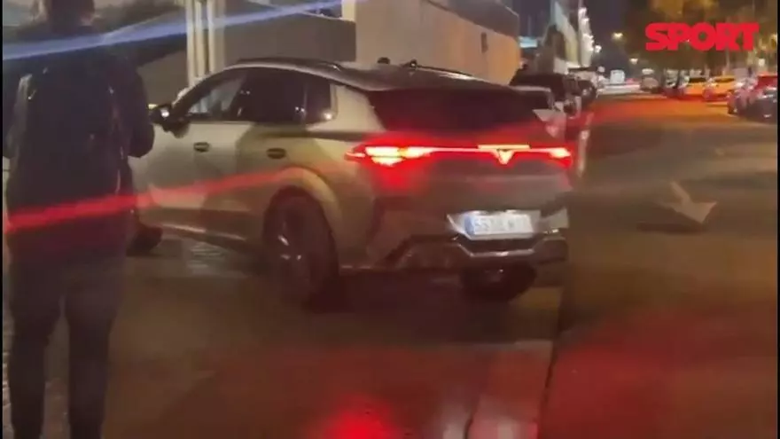 Flick llega a la Ciutat Deportiva para viajar en las próximas a Madrid