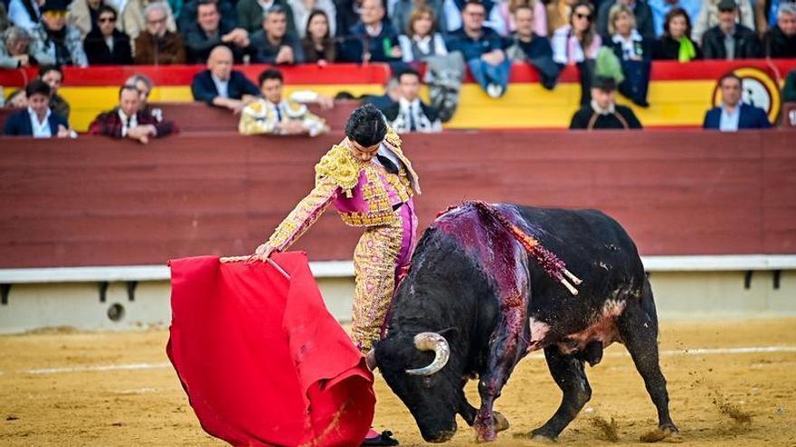Las imágenes del viernes taurino de Magdalena con Manzanares, Roca Rey y Pablo Aguado
