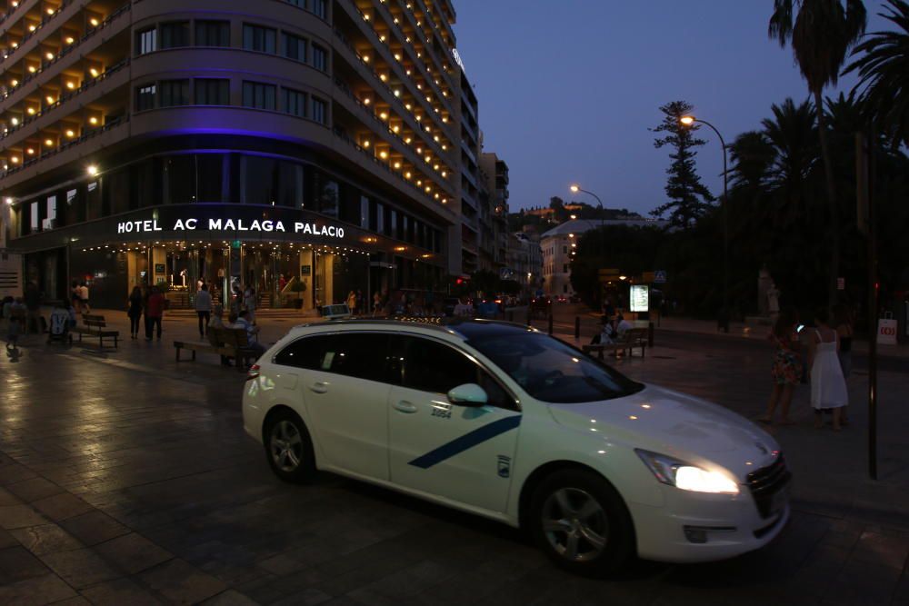 Los taxistas de Málaga se movilizan en apoyo a la huelga de Barcelona