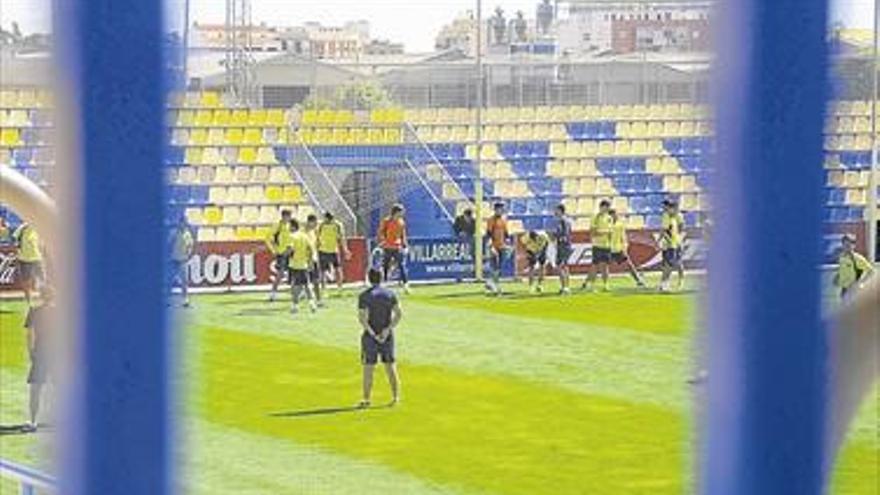 Marcelino esconde sus cartas con una sesión a puerta cerrada en el Mini de la Ciudad Deportiva