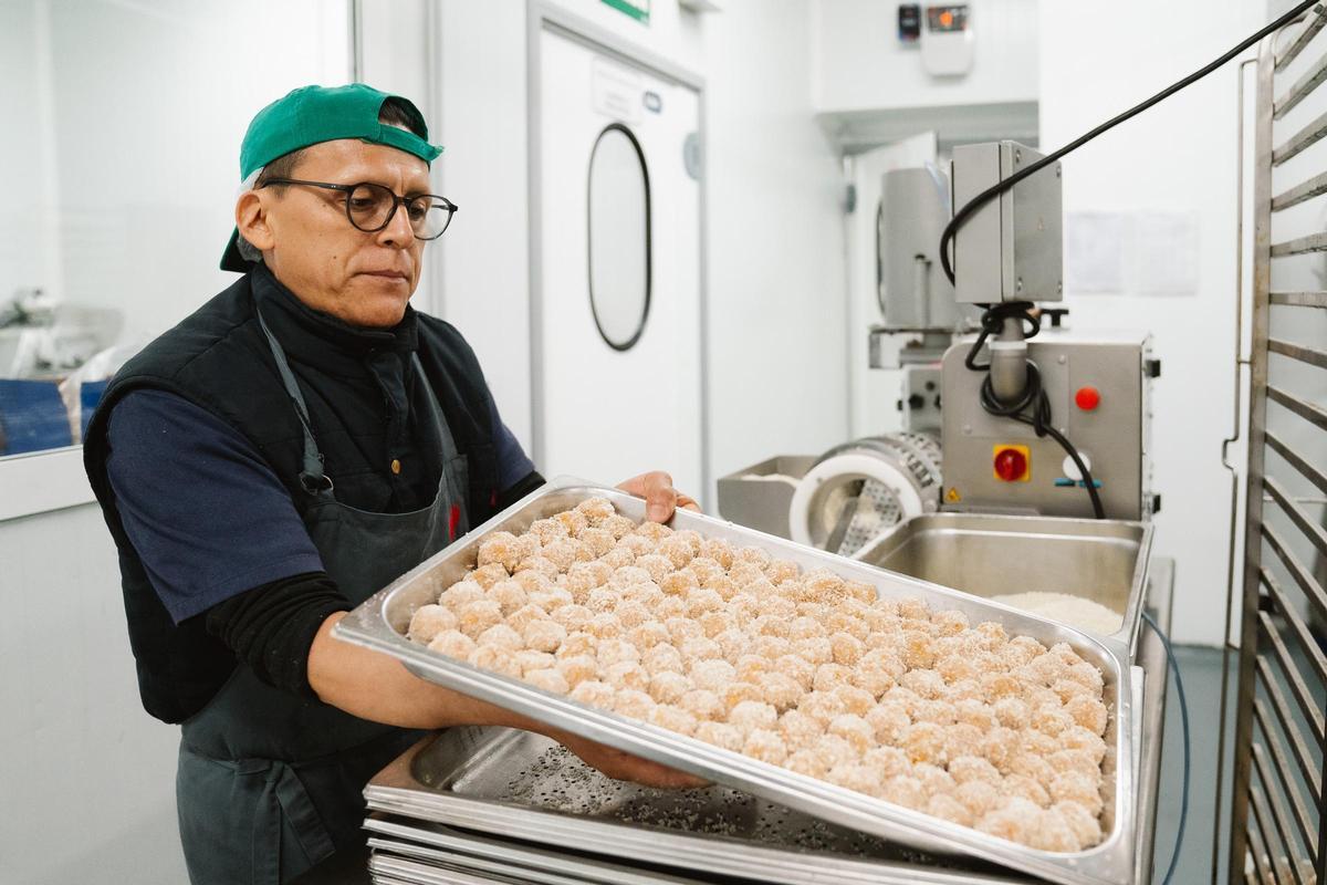 Holger Yaguana, maestro croquetero de 80 grados.