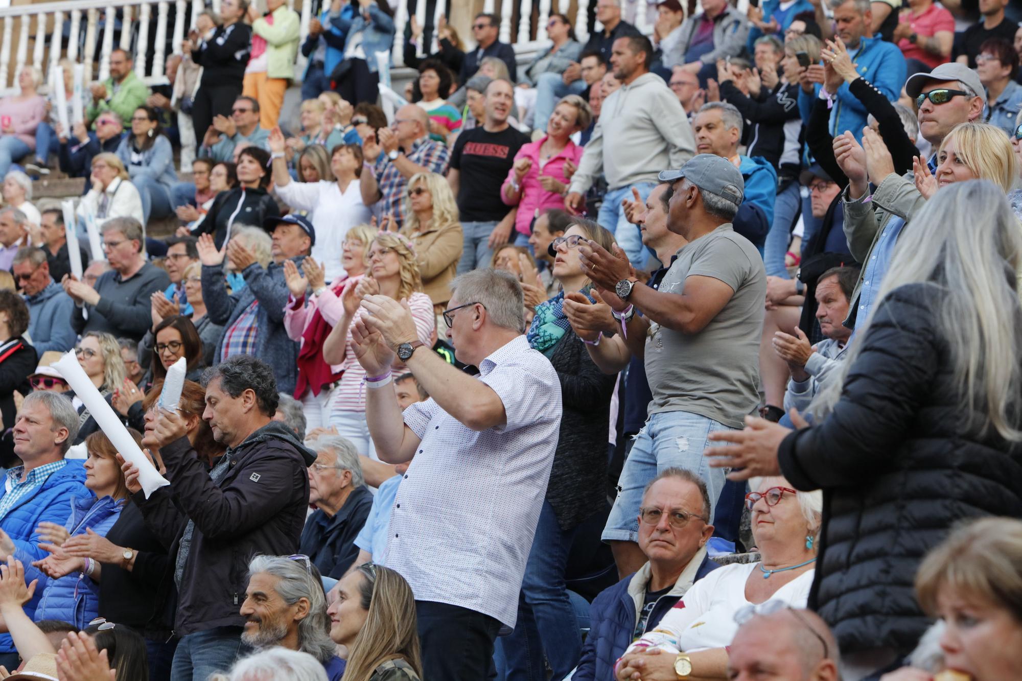 Stimmung, Hits und Selfies: So war das Festival "Schlagersterne Mallorca" in der Stierkampfarena