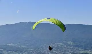 Dos fallecidos en un accidente de parapente en Guadalajara
