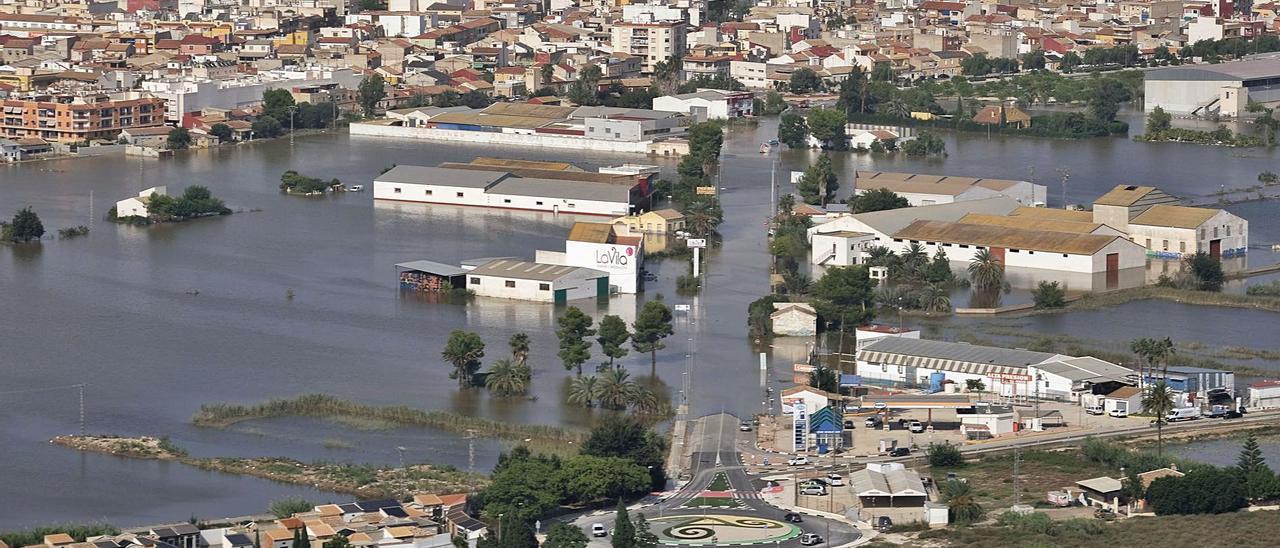La DANA y la riada de septiembre de 2019 anegaron los municipios de la Vega Baja, casi todos sin plan de emergencias, como Dolores.