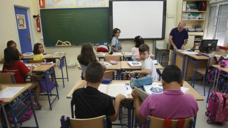 El Gobierno aconseja cerrar los colegios y la Junta lo decidirá esta tarde