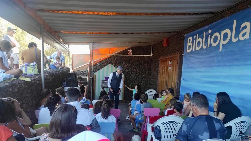 Melenara posiciona su biblioplaya como uno de los epicentros de la cultura este verano