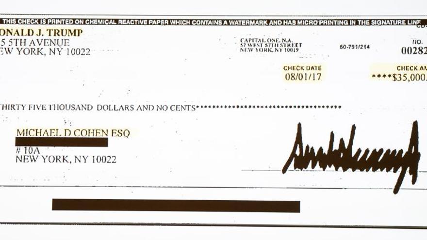 Vista del cheque con el que Trump pagó a Stormy Daniels.