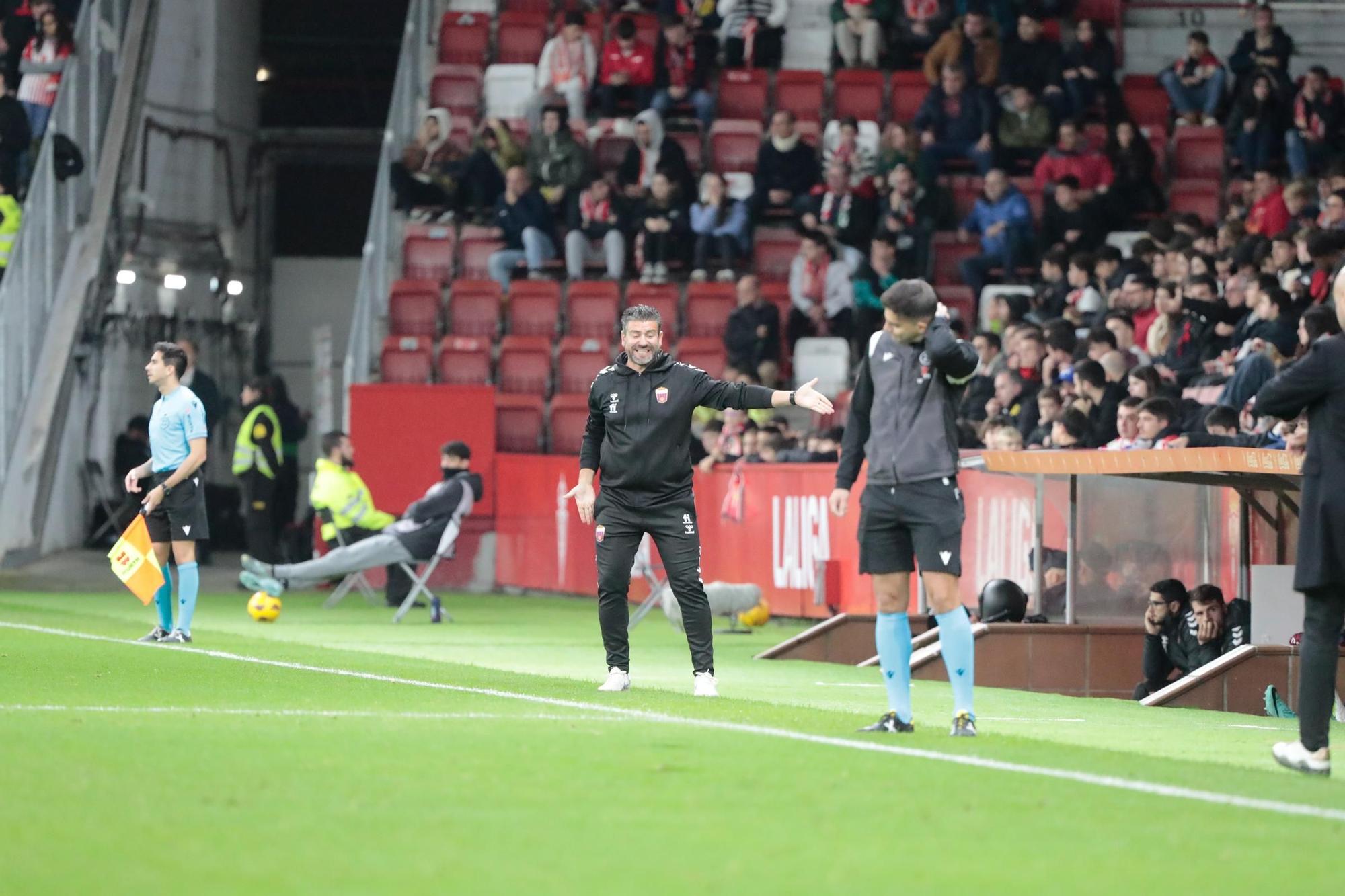 El Eldense cae 2-0 ante el Sporting en El Molinón