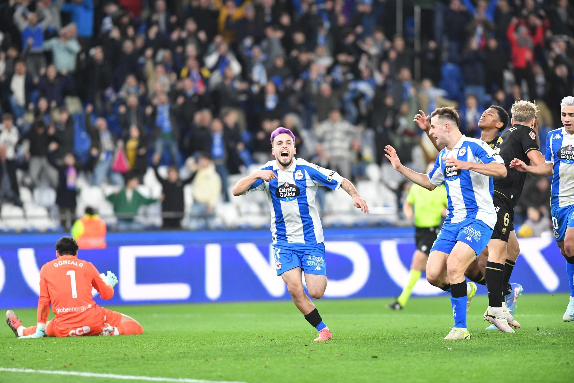 El Dépor golea al Castellón en Riazor (5-1)