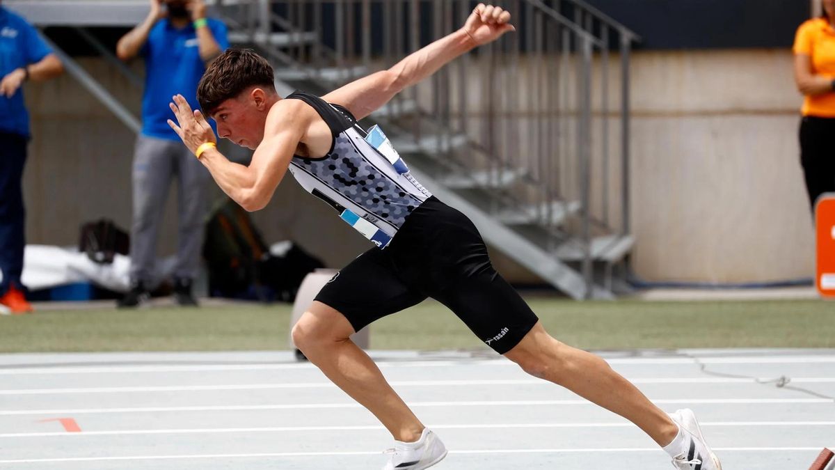 David García Zurita durante una prueba con el Club Atletismo Badajoz.