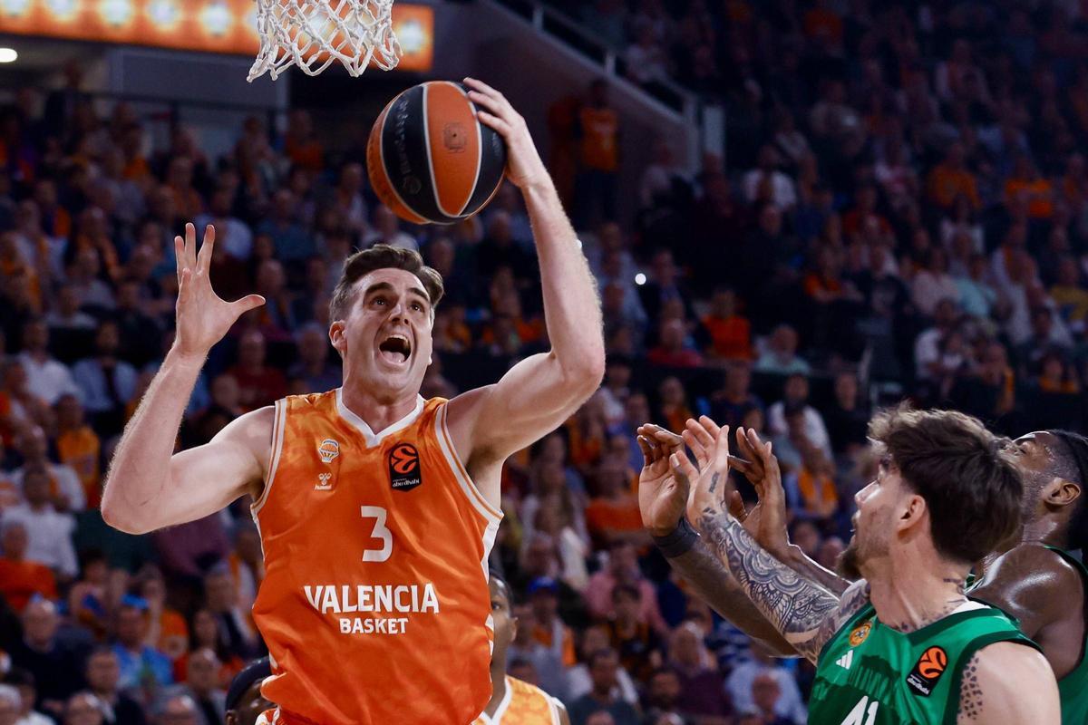 Nate Reuvers, de nuevo entre los más destacados de los taronja.
