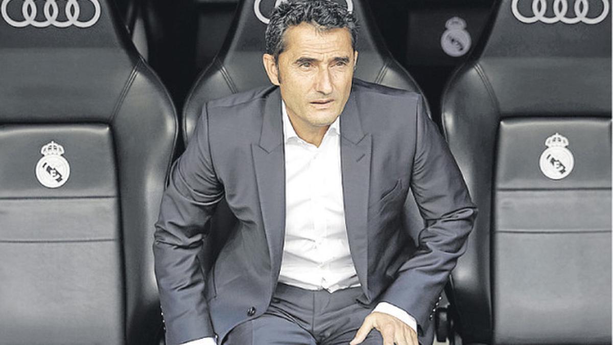 Ernesto Valverde, en el banquillo del Athletic en su visita con los rojiblancos al Santiago Bernabéu