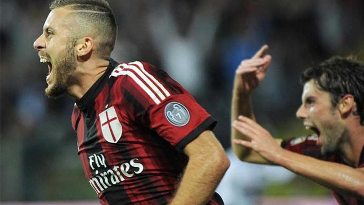 Jeremy Menez celebra su espectacular gol en el Parma-Milan