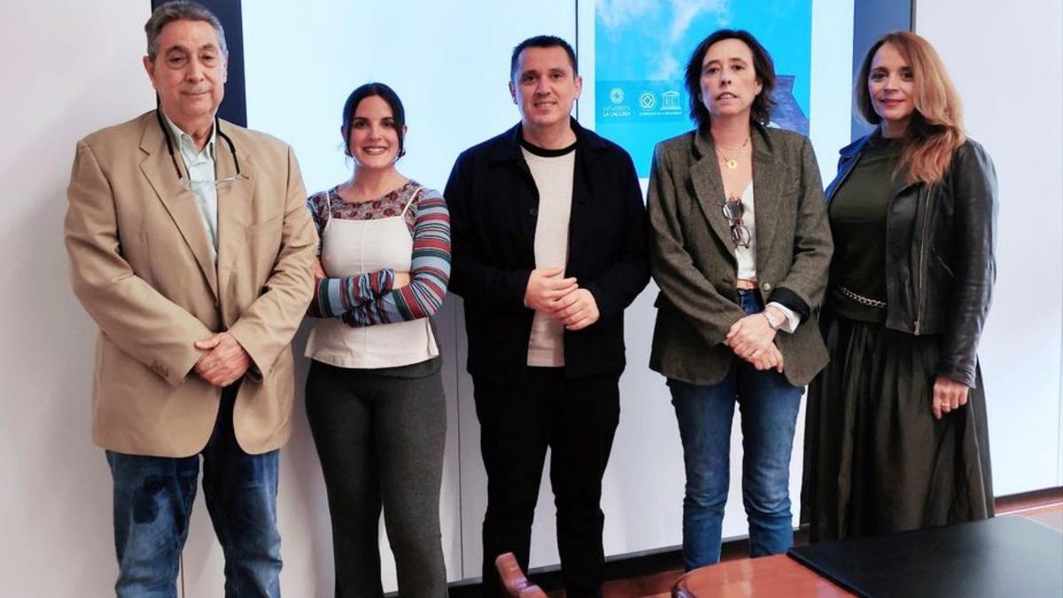 Políticos y técnicos en el encuentro celebrado.