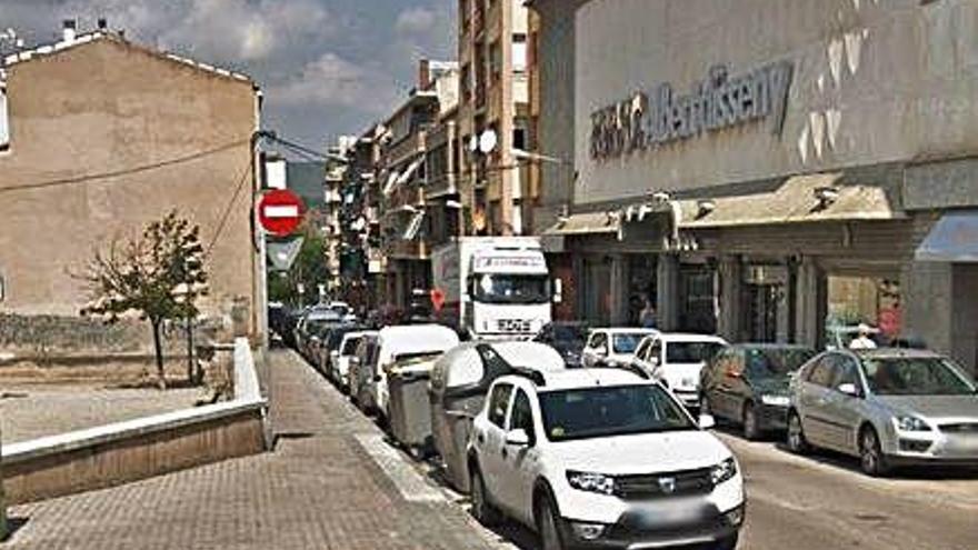 El carrer Prudenci Comellas de Manresa, on va tenir lloc el robatori