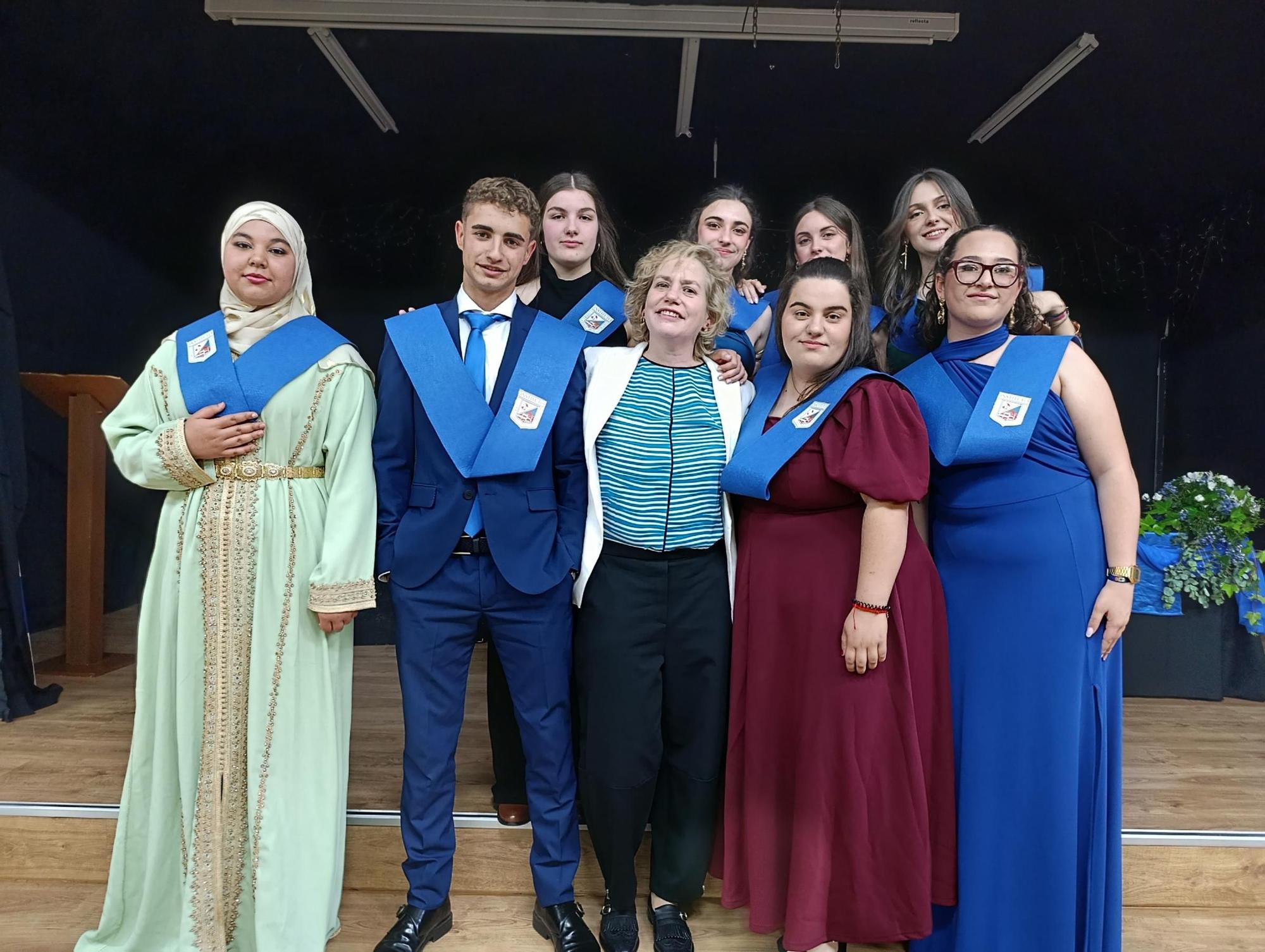 Diplomas y música en la Graduación del Ramón Areces de Grado