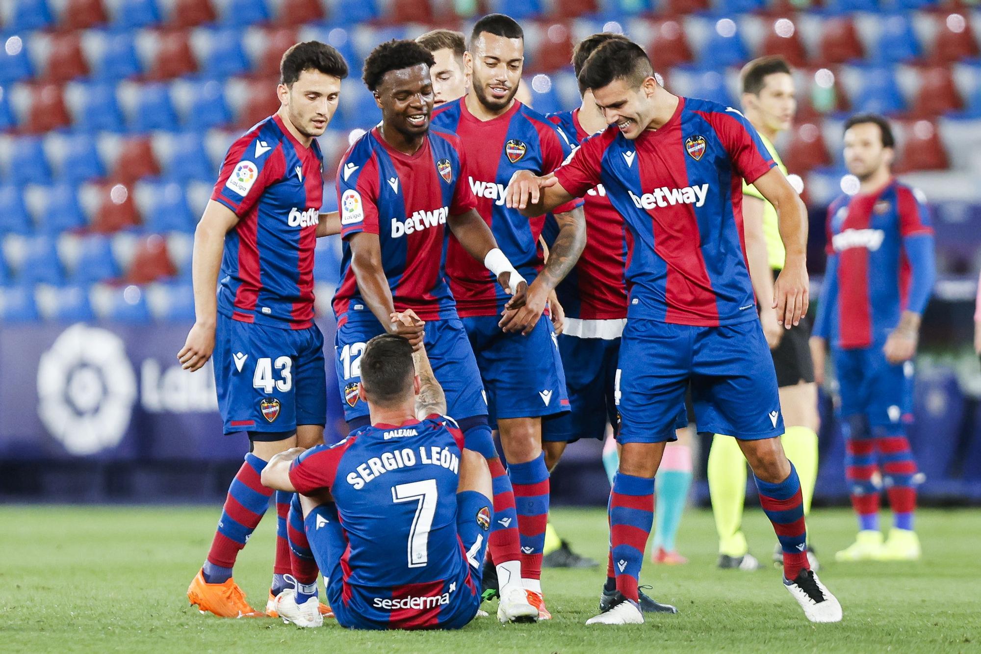 Las imágenes del empate entre el Levante y Barcelona en el Ciutat de València
