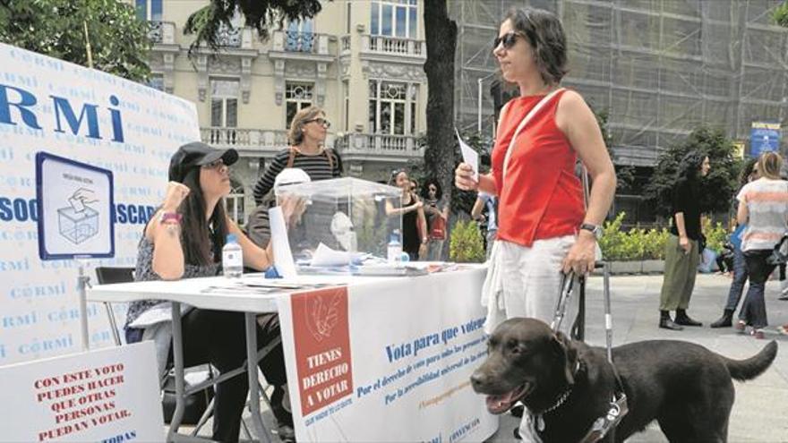 3.000 extremeños tienen retirado el derecho de sufragio