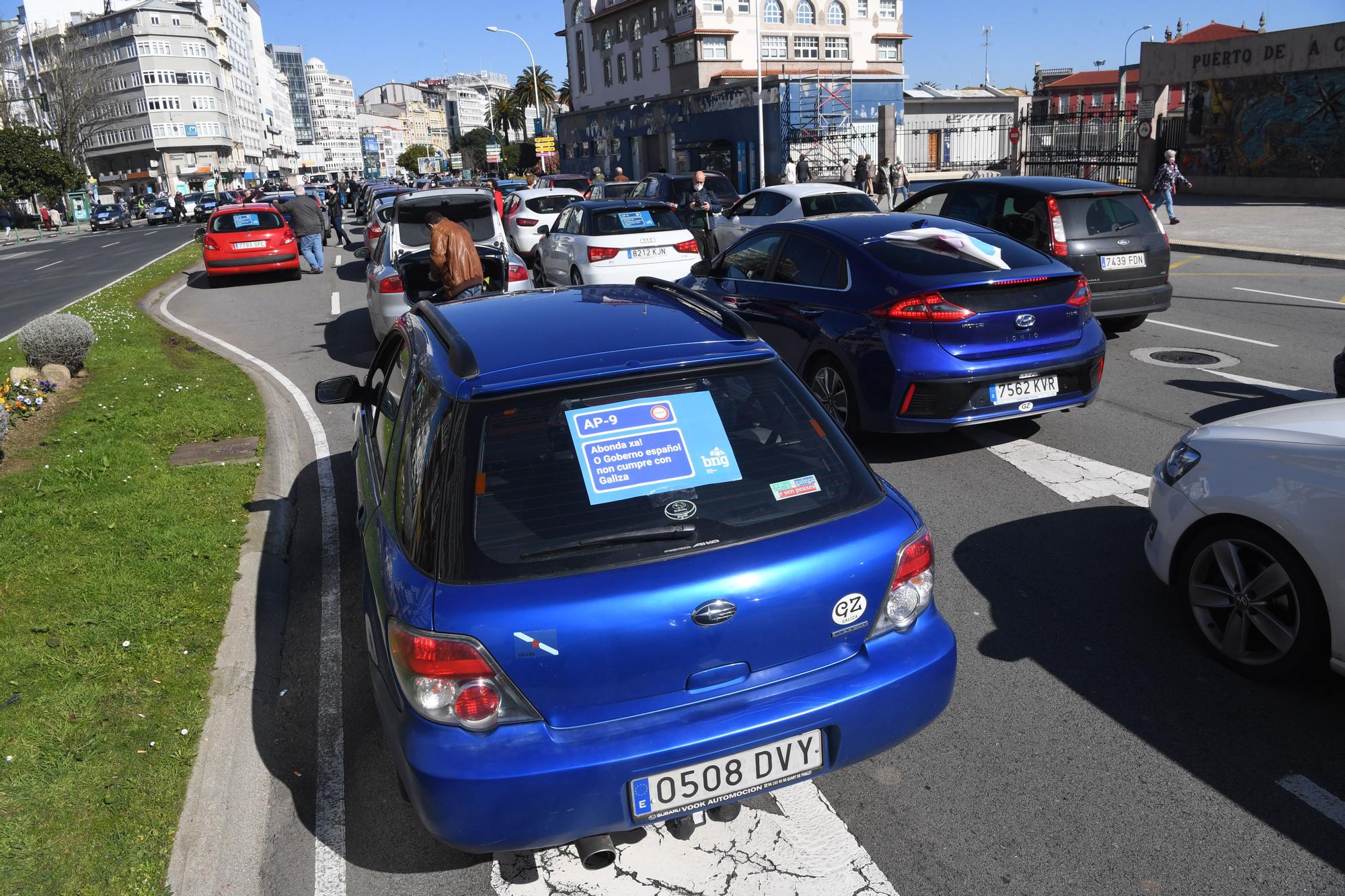 Una caravana convocada por el BNG marcha por A Coruña para reclamar el fin de la "estafa" de la AP-9