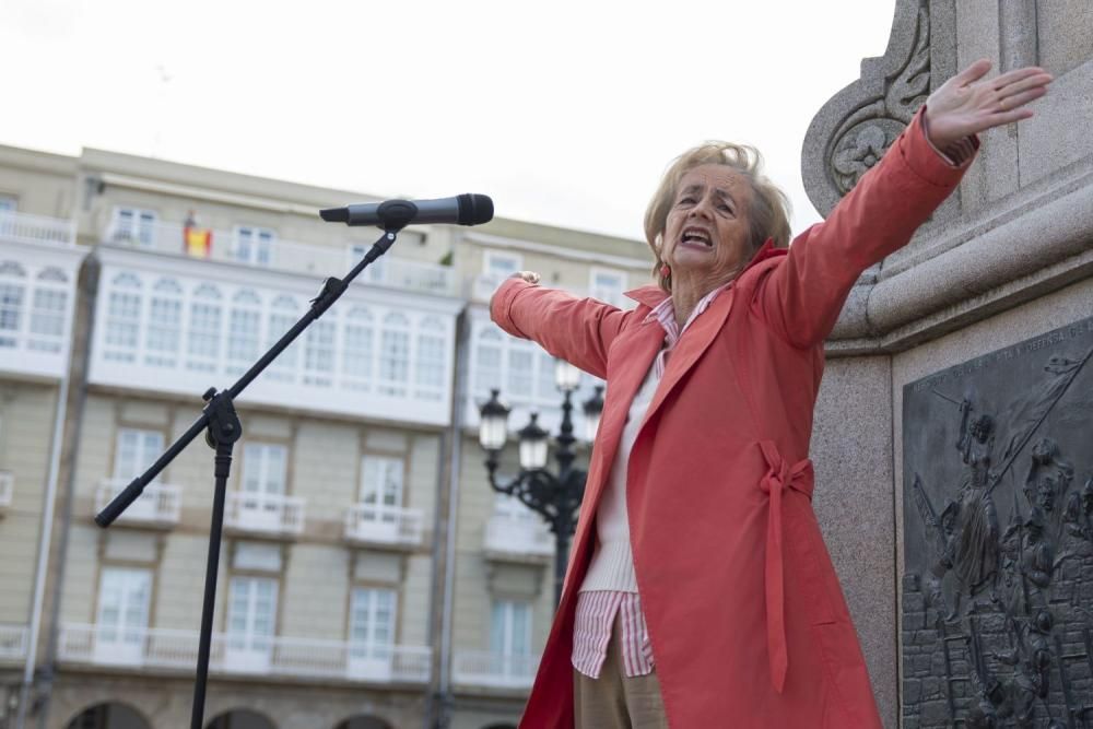 Feijóo y Francisco Vázquez muestran su apoyo a los catalanes constitucionalistas en A Coruña. // Miguel Miramontes (Roller Agencia)